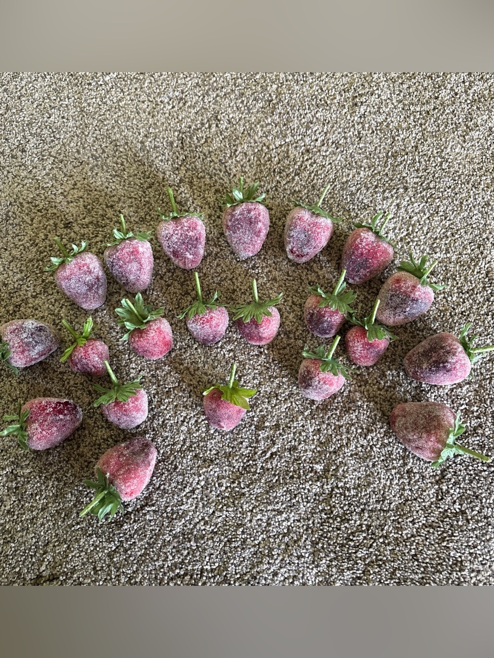 BEADED STRAWBERRIES FROSTED SUGAR COATED VINTAGE FAUX FRUIT LOT 21 12 lg & 9 Med